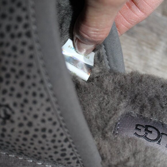 NIB UGG WOMEN'S PEARLE MICRO CHEETAH PRINT GRAY SUEDE SHEARLING LINED SLIPPERS - Picture 6 of 6